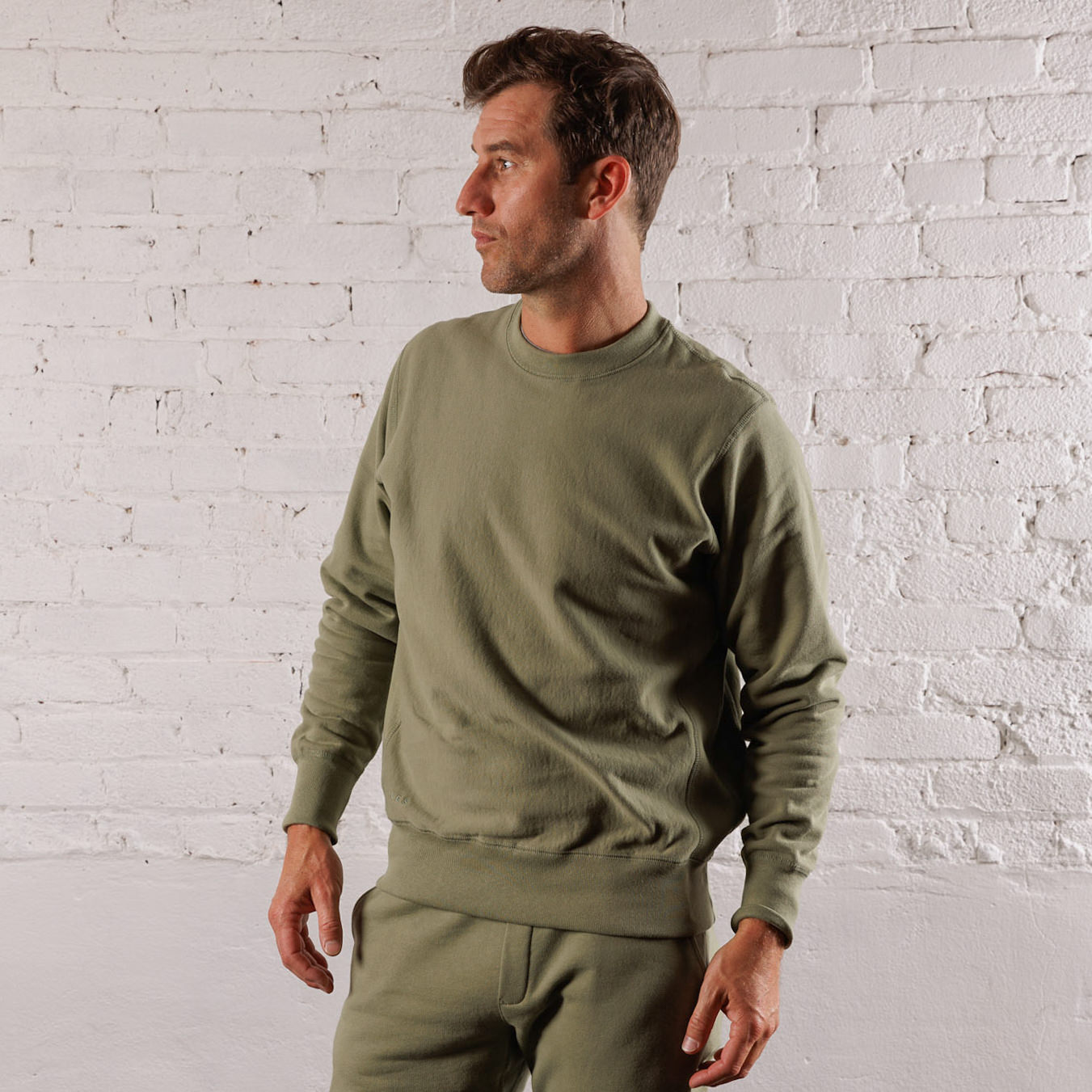 Skyline Heavyweight Fleece Crewneck Sweatshirt in Dusty Olive